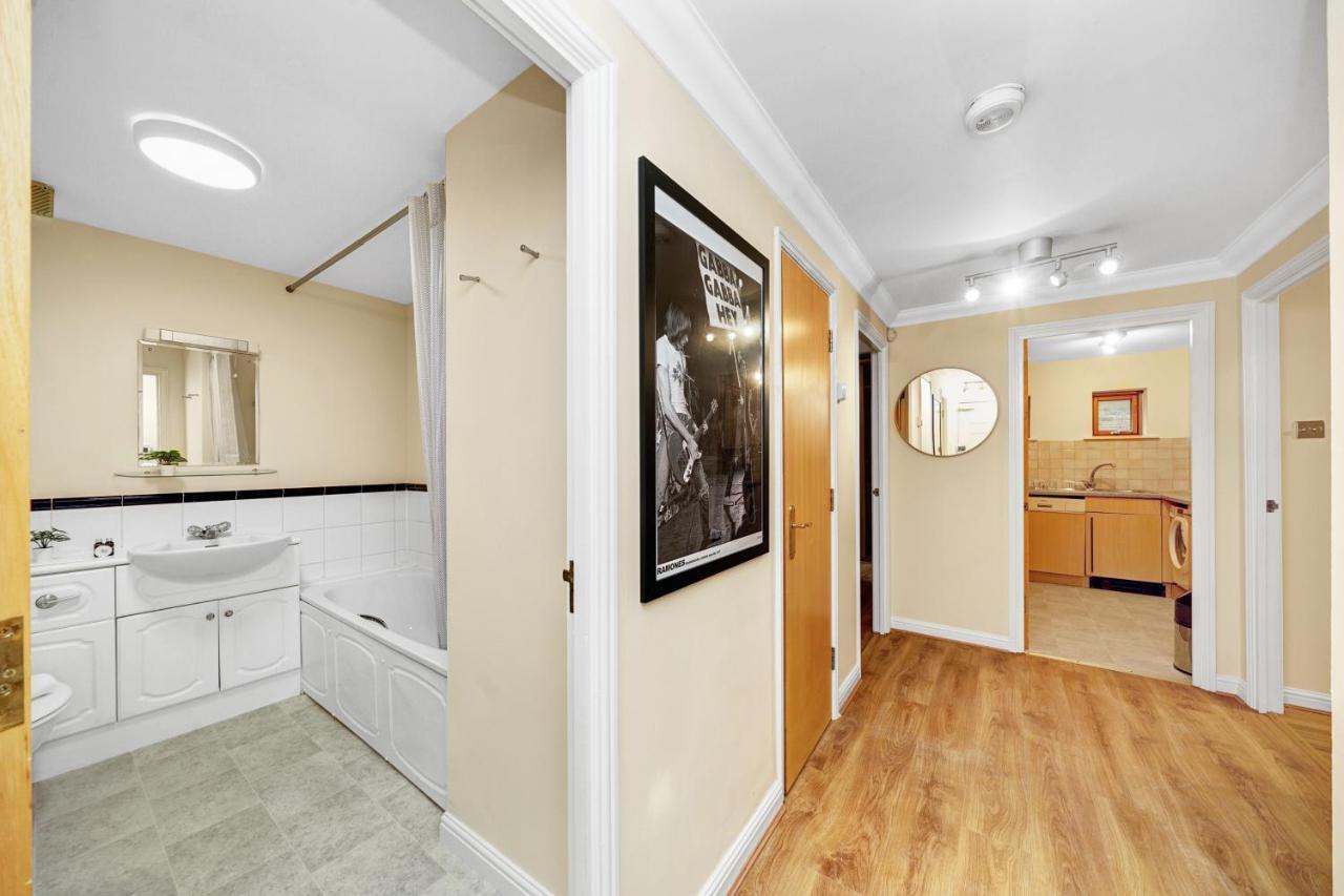 2 Bedroom Riverside Short Term & Flexible Renting Canary Wharf! Appartamento Londra